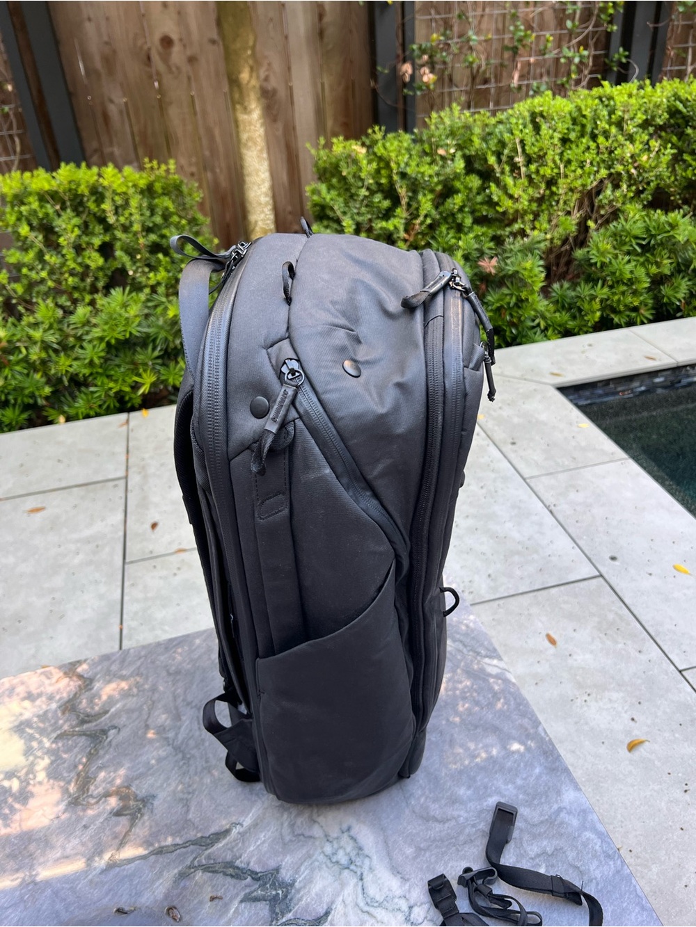 Peak Design 45L large black backpack with rain cover - Picture 3 of 14